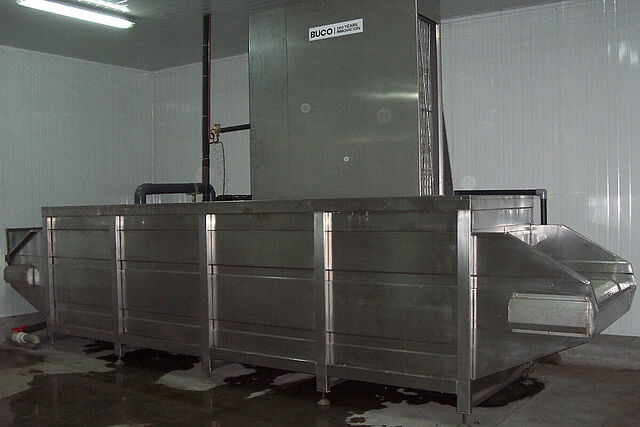 Complete hydrocooling stainless steel unit including conveyer belt
