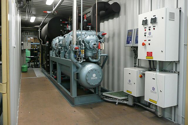 Containerized compressor unit